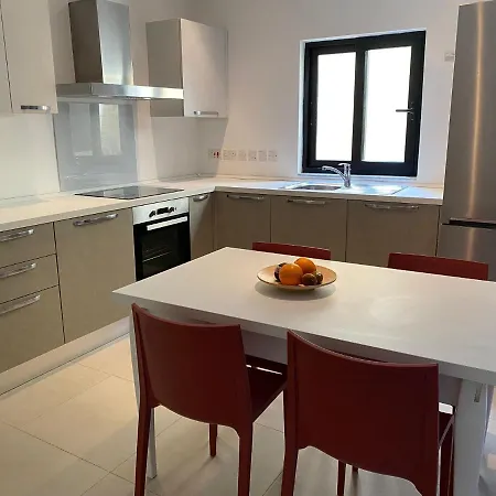 2 Bedroom Apartment *