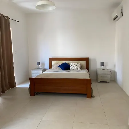 2 Bedroom Apartment *